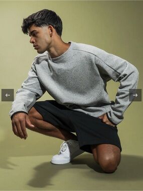 Nike Revival Tech Fleece crew neck sweatshirt in Gray DA0398-010 Size L